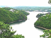兵庫県加東市平木1310売土地5940万円東条湖・鴨川を望む高台保養施設・温室としていかが　テニスコートも有ります(要補修工事)